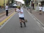 Stefano Borgato salta (con il casco)